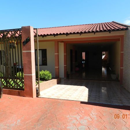 Casa Da Helo - Quartos Em Foz Foz do Iguacu Exterior photo